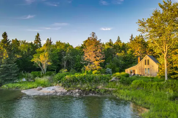 53 Island Avenue, Saint George, ME 04859