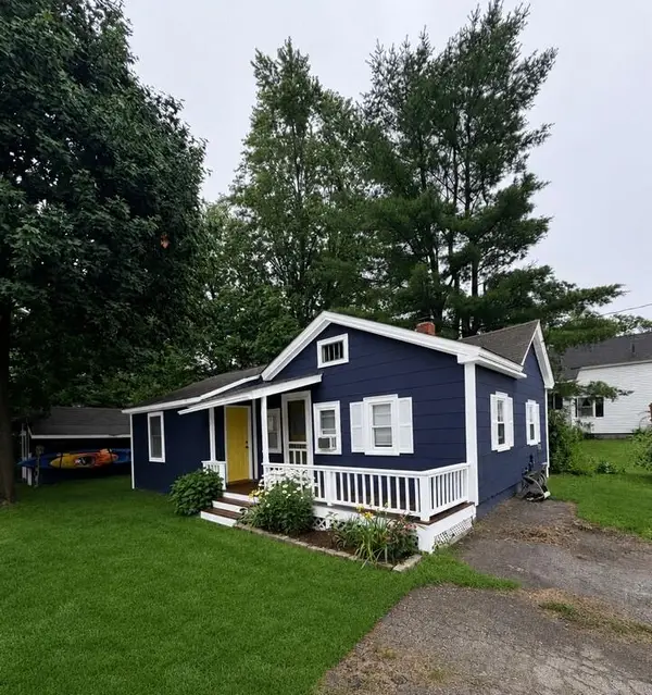 10 Douglas Street, Lisbon, ME 04252