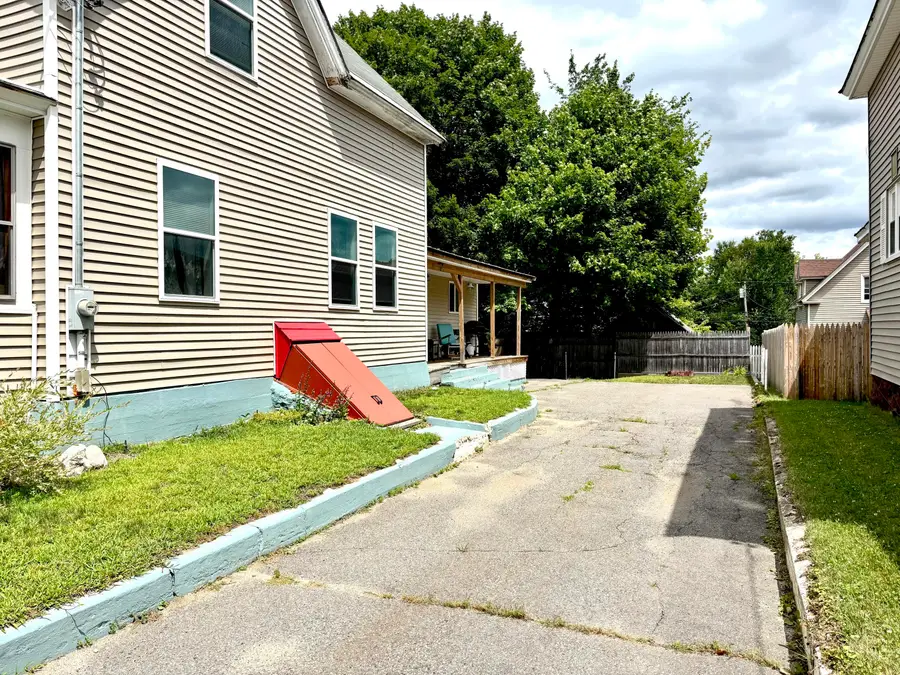 29 Katahdin Avenue, Millinocket, ME 04462 - #3