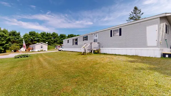 8 Dunlop Avenue, Mechanic Falls, ME 04256