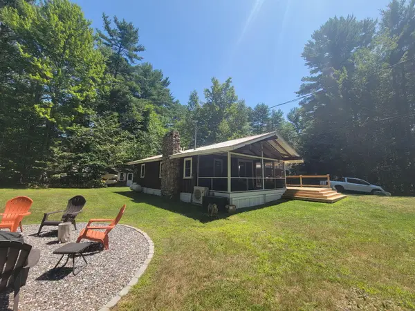 9 Wildflower Lane, Naples, ME 04055