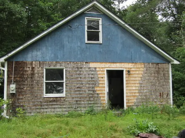17 Blackberry Road, Searsmont, ME 04973