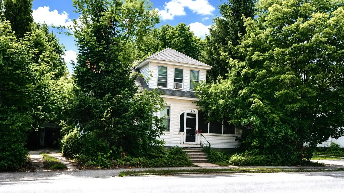 342 Turner Street, Auburn, ME 04210 - #1