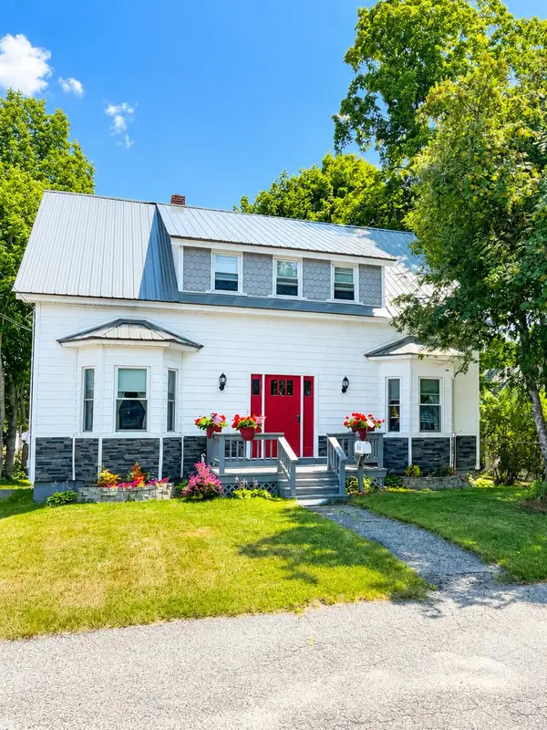 31 Spruce Street, East Millinocket, ME 04430