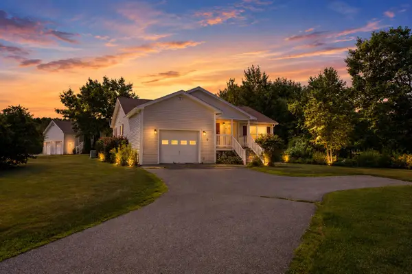 5 Cambridge Drive, Hermon, ME 04401