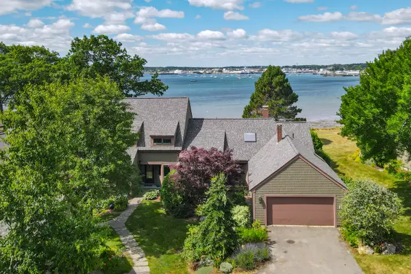 71 Jameson Point Road #71, Rockland, ME 04841