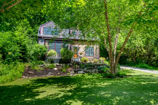 6 Bisbee Street, Camden, ME 04843