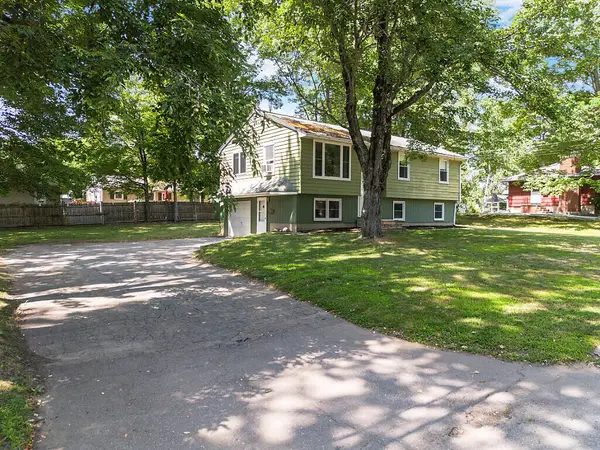 10 East Avenue, Lisbon, ME 04252