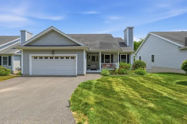 40 Carriage Lane #4, Brunswick, ME 04011