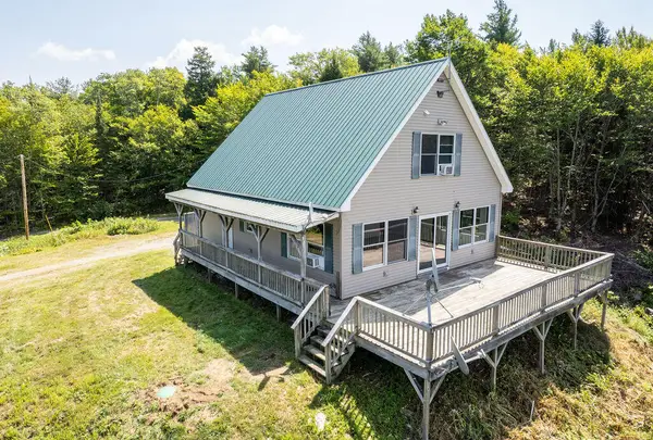 92 5 Corners Road, New Sharon, ME 04955