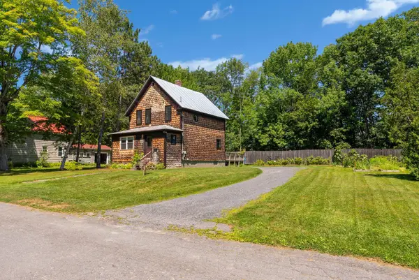 7 Edgewood Street, Waterville, ME 04901