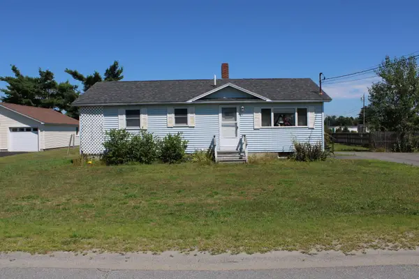 20 Doctor Mann Road, Skowhegan, ME 04976