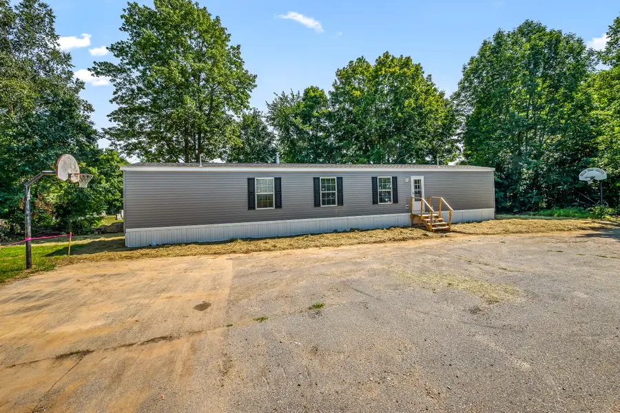 22 Russell Street, Phillips, ME 04966 - #3