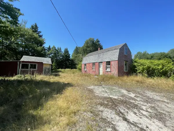 106 N Main Street, Stonington, ME 04681
