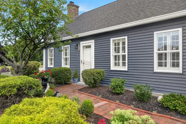 11 Greenbriar Way #11, South Portland, ME 04106