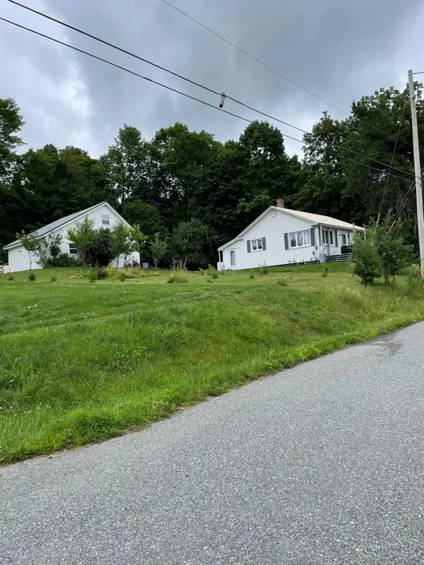 8 Cleveland Street, Calais, ME 04619