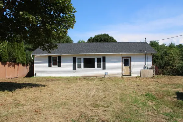 2479 W River Road, Sidney, ME 04330