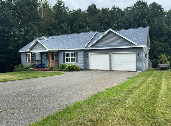 25 Howard Circle, Sidney, ME 04330