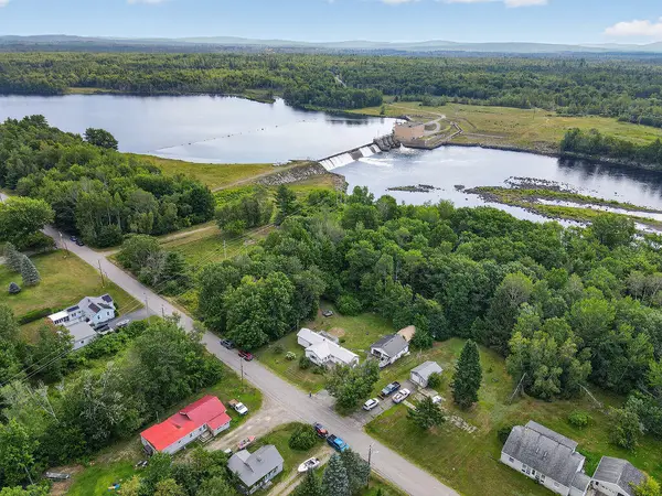 69 Penobscot Avenue, Howland, ME 04448