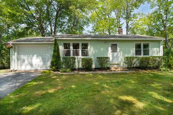 2 Forest Drive, Topsham, ME 04086