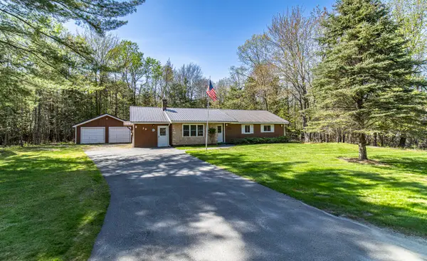 29 Fields Pond Road, Holden, ME 04429