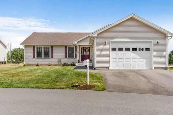 16 Hunter Drive, Hermon, ME 04401
