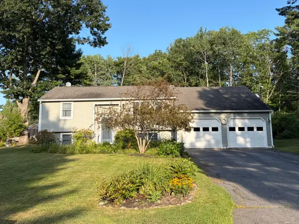 18 Ellen Circle, Yarmouth, ME 04096