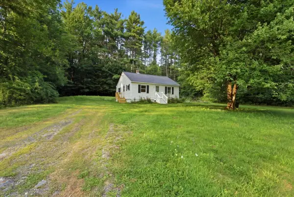 670 Old Lewiston Road, Winthrop, ME 04364