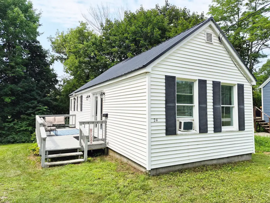 24 Howard Street, Mexico, ME 04257 - #2