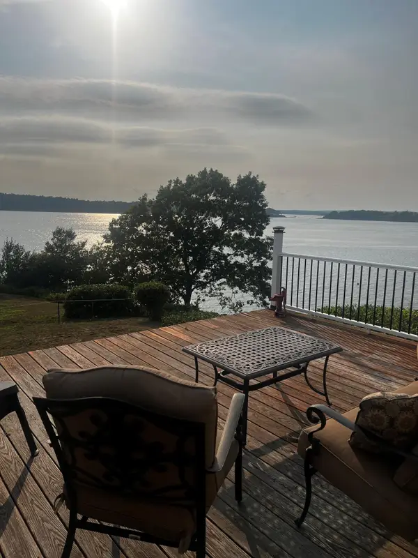 100 Island Avenue, Long Island, ME 04050