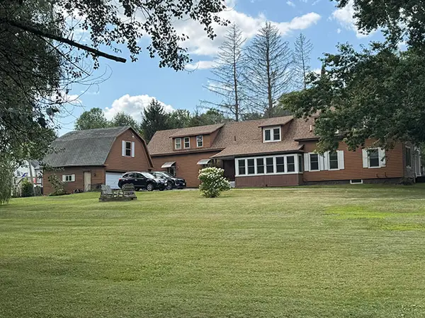 28 Baker Street, Clinton, ME 04927