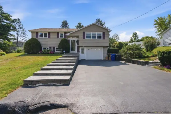 2 Quaker Road, Westbrook, ME 04092