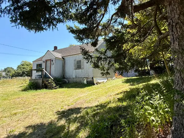 10 Dresner Street, Eastport, ME 04631