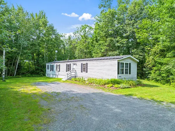 431 Juniper Lane S, Sidney, ME 04330