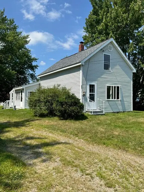 909 Main Street, Bradley, ME 04411