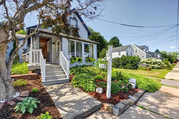 107 Ledgelawn Avenue, Bar Harbor, ME 04609