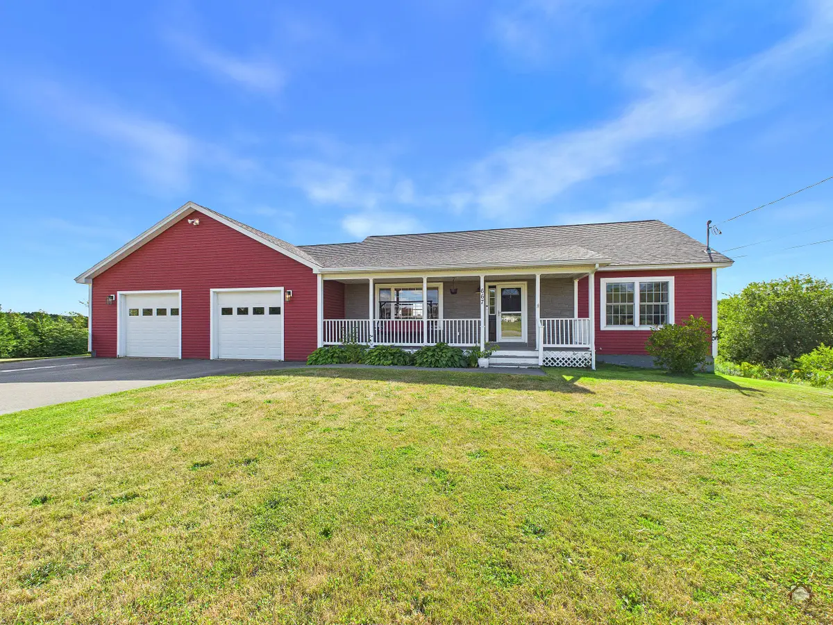 667 Newburgh Road, Hermon, ME 04401 - #1
