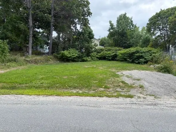 25 Spruce Street, Ellsworth, ME 04605