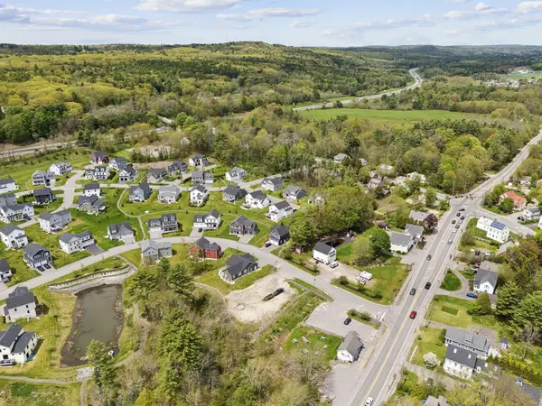 6-8 Bluebird Trail, Falmouth, ME 04105