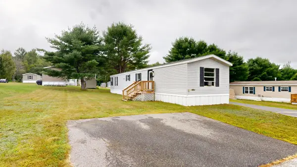 18 Purington Avenue, Mechanic Falls, ME 04256