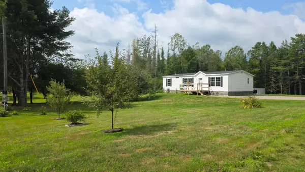 32 Beans Corner Road, Pittsfield, ME 04967