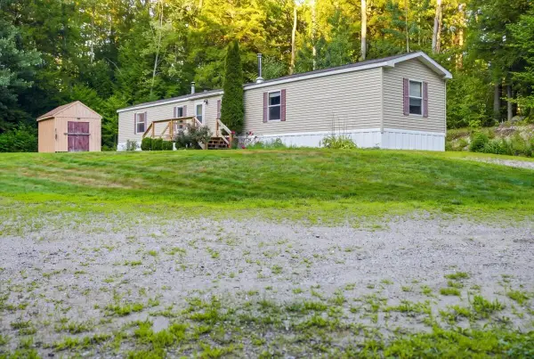 370 Hebron Road, Oxford, ME 04270