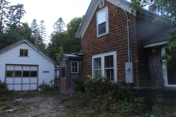 72 North Road, Sherman, ME 04776
