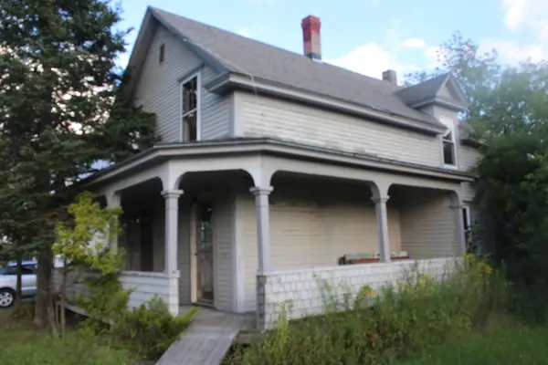 37 Houlton Road, Island Falls, ME 04747