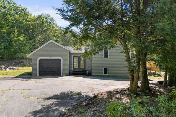 1477 Roosevelt Trail, Raymond, ME 04071