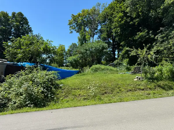 91 School Street, Dexter, ME 04930
