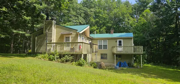 92 Arnold Road, China, ME 04358