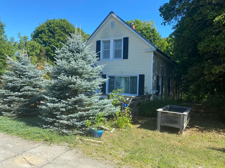 5 Charles Street, Lincoln, ME 04457 - #3