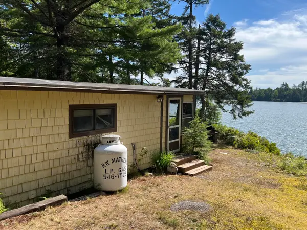 15 Upper Green Lake Road, T35 MD, ME 04622