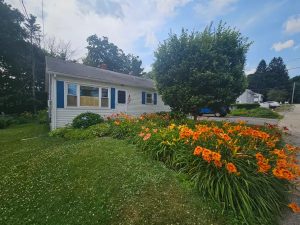 54 Irwin Street, Lewiston, ME 04240